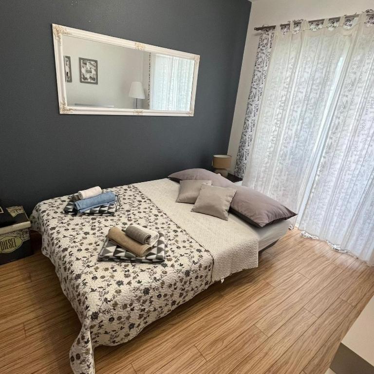 Casa Del Mare Apartment Комарна Екстериор снимка