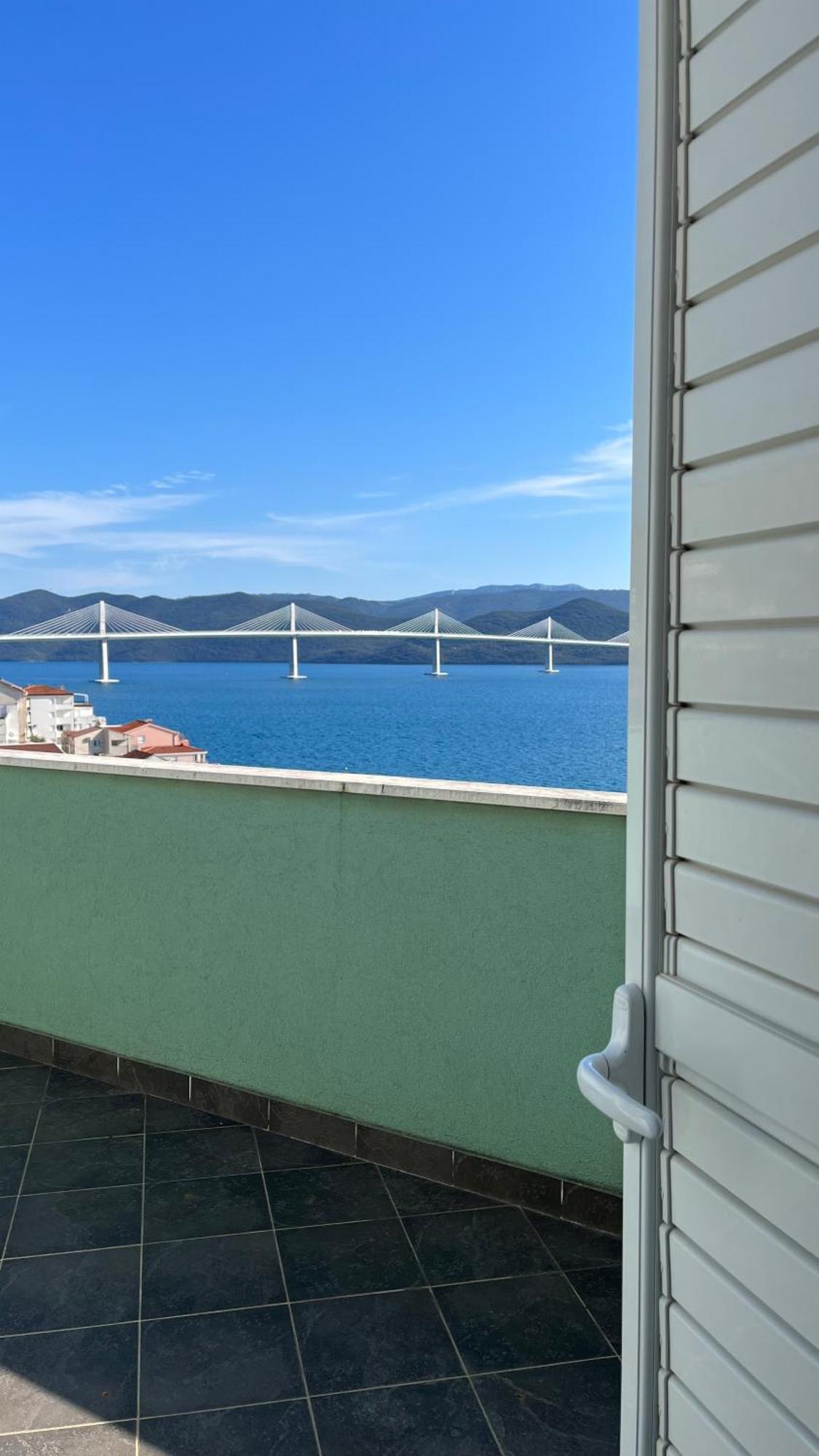 Casa Del Mare Apartment Комарна Екстериор снимка