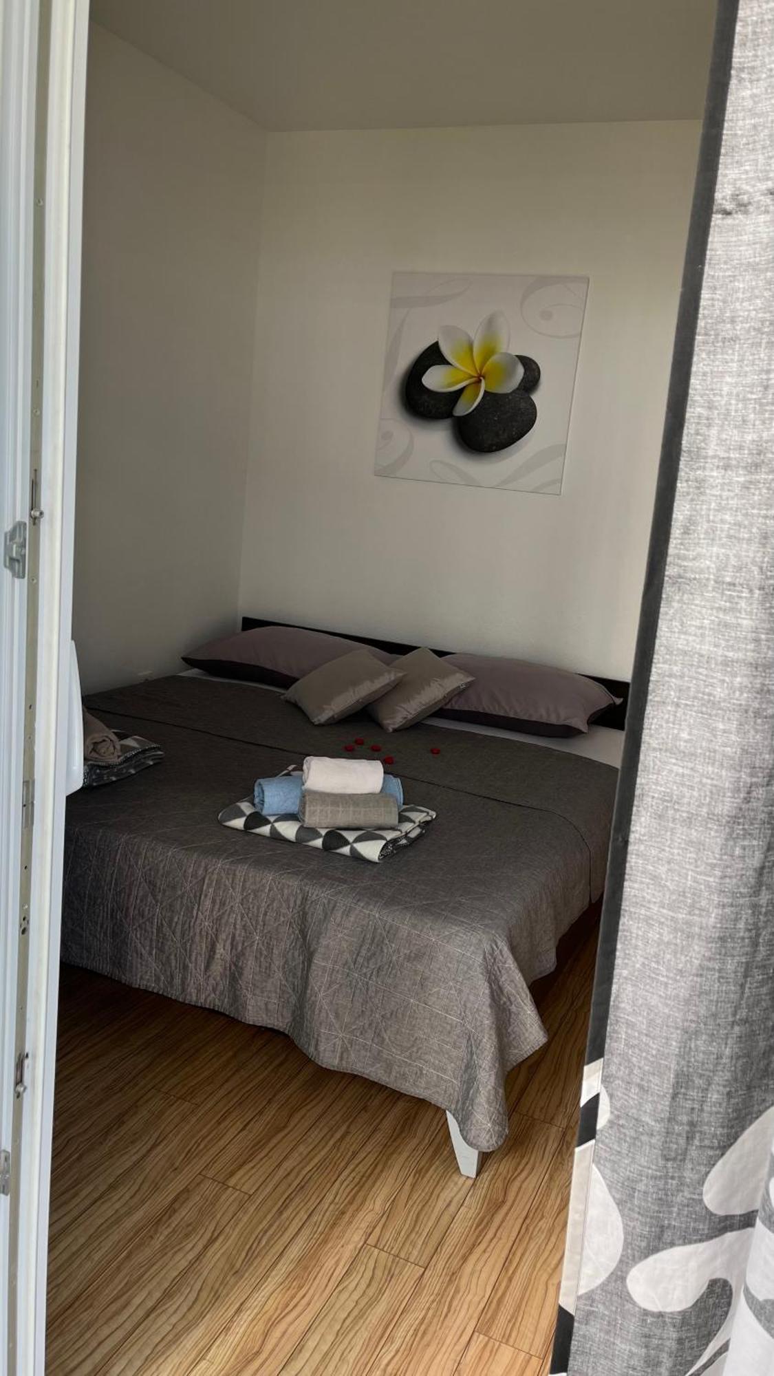 Casa Del Mare Apartment Комарна Екстериор снимка