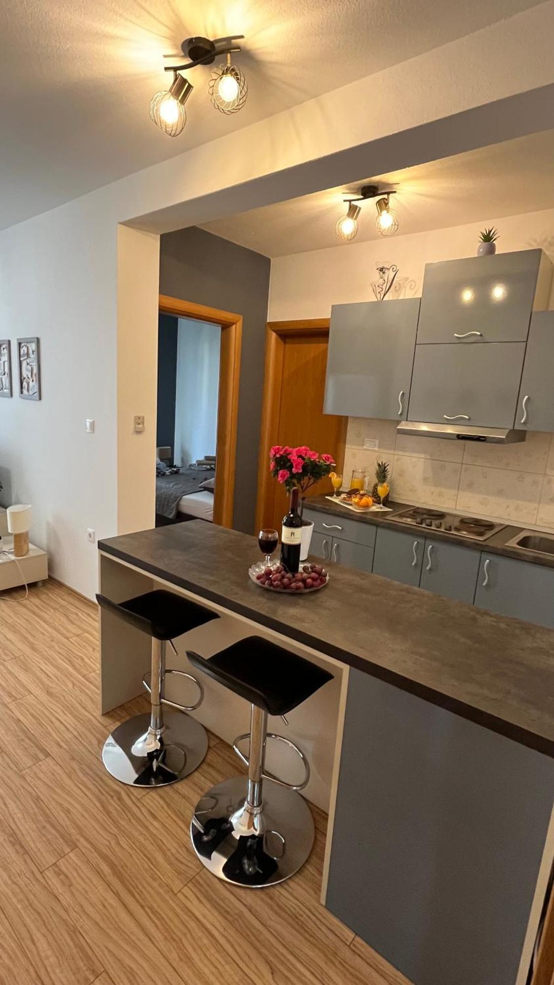 Casa Del Mare Apartment Комарна Екстериор снимка