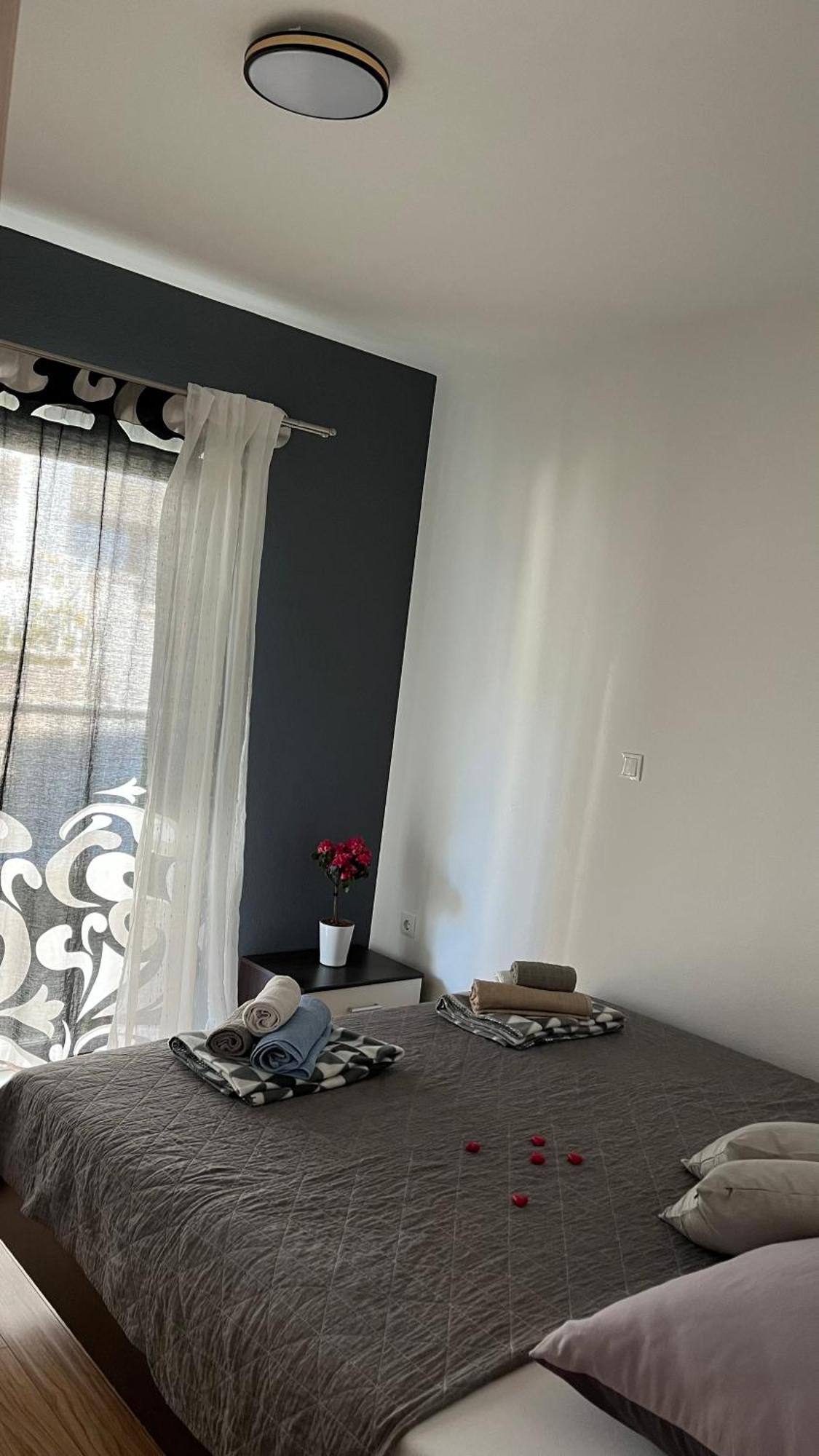 Casa Del Mare Apartment Комарна Екстериор снимка